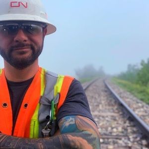 Meet your Posher, Simon